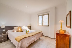 3 slaapkamers, een strijkplank/strijkijzer