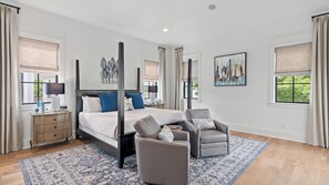 House (5 Bedrooms) | Interior