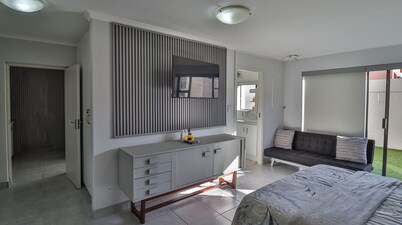 Luxury 1BR Stay w/ Pool in Mossel Bay Golf Estate