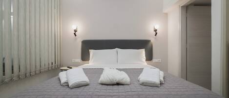 5 bedrooms, in-room safe, iron/ironing board, WiFi