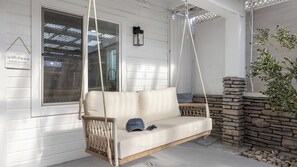 Interior - Steps to the Beach, Firepit & Patio Long-term Sunset Beach Stay Coastal Cove (Huntington Beach)
