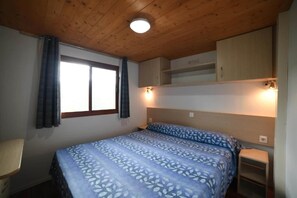 1 bedroom, free WiFi, bed sheets - Bungalow in Ferienresidenz mit Pool (VILLANOVA D'ALBENGA)