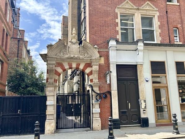 Miscellaneous - Kensington High Street Suites (London)