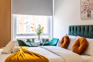 Luxury Studio, Ensuite (Double) | Free WiFi - Kensington High Street Suites (London)