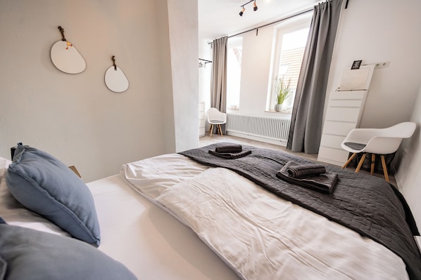 2 bedrooms, iron/ironing board, WiFi, bed sheets