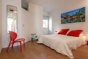 2 bedrooms, iron/ironing board, travel crib, internet - The Two Lions @Lords' Square. (Padova)