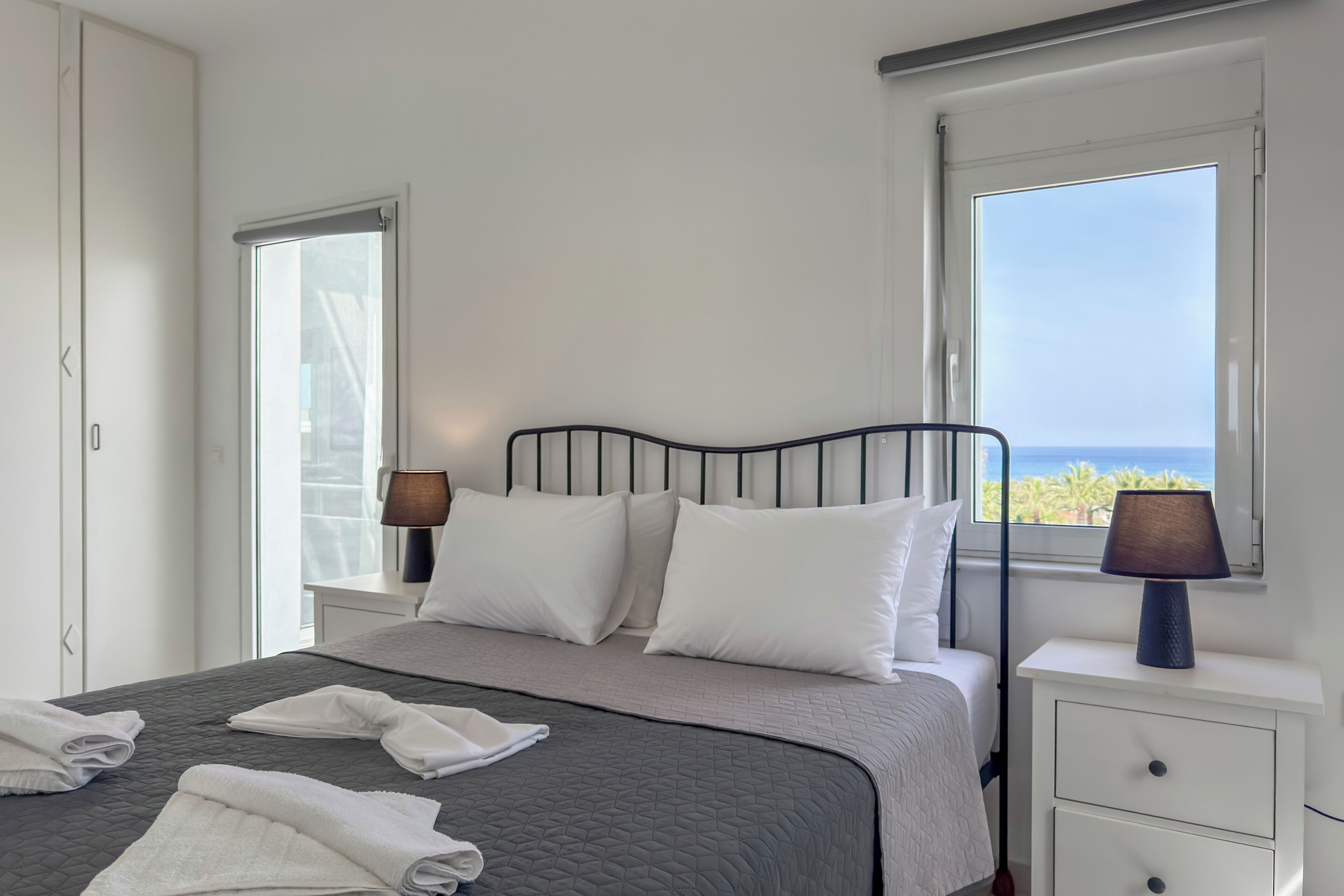 2 habitaciones, tabla de planchar con plancha y wifi gratis 