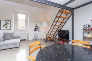 Living area - San Teodoro 34 - Stylish Apartment in front of Roman Forum (Roma)