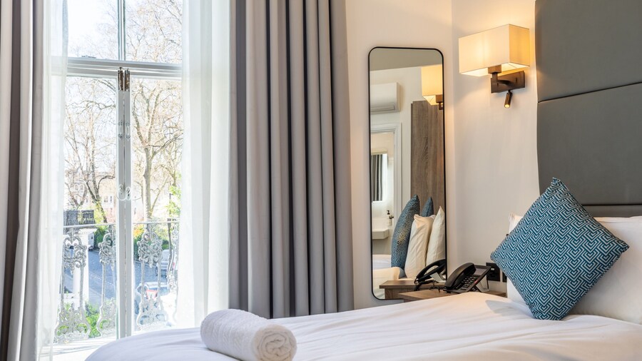 The Chapter Hotels - J Hyde Park