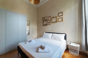 อพาร์ทเมนท์, 3 ห้องนอน, 2 ห้องน้ำ, วิวแม่น้ำ | 3 ห้องนอน, พื้นที่ทำงานแบบใช้แล็ปท็อป, เตารีด/โต๊ะรีดผ้า, Wi-Fi ฟรี