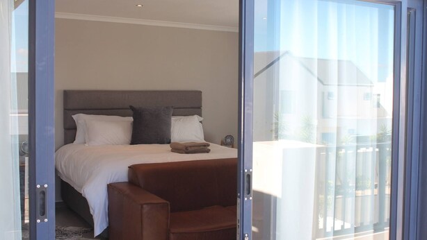 Room - Relax in Style at Ndigo Blue, Langebaan's Coziest Holiday Home (Langebaan)
