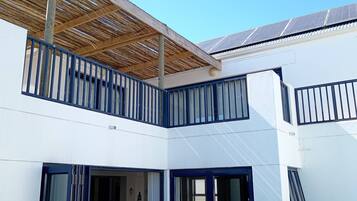 House, 5 Bedrooms, Smoking, Private Pool | Balcony