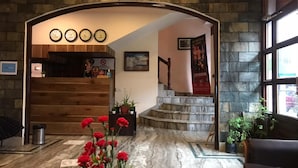 Quầy tiếp tân