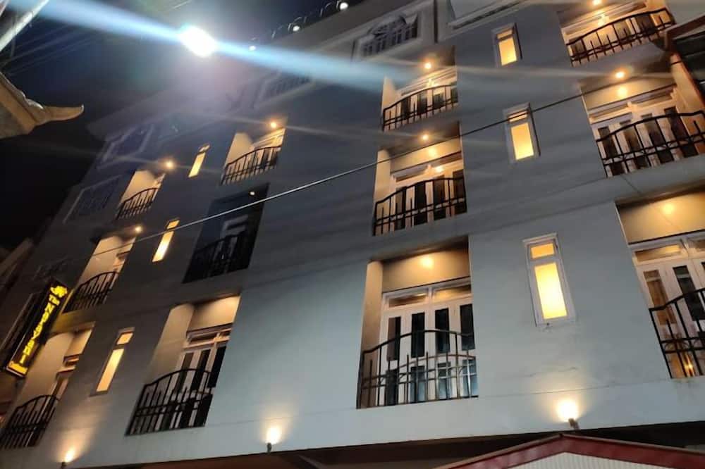 The Narayani Continental Hotel
