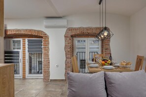 Family Apartment, Multiple Bedrooms (Rijeka City Vibes Apartment) | Dining
