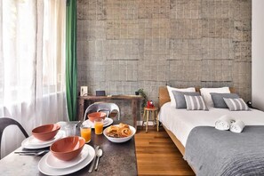 Dining - Studio of Liberty - Paris 17 (Paris)