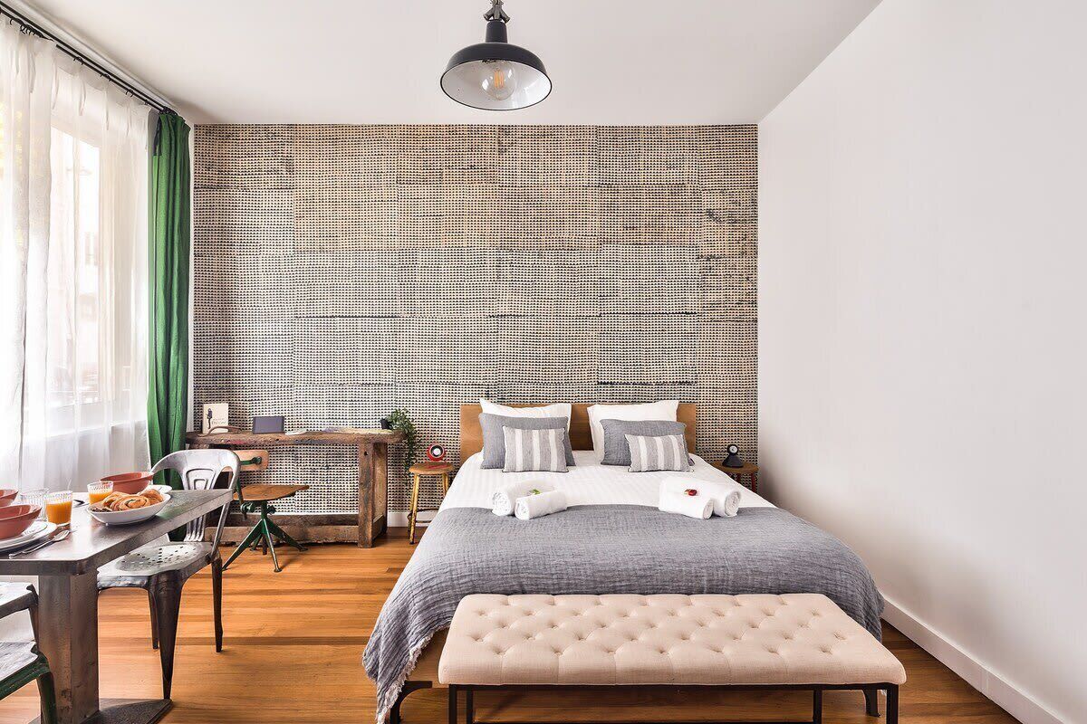 办公桌、熨斗/熨衣板、WiFi、床单