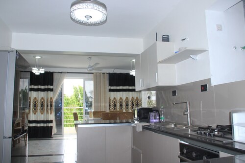 Spacious 4-bedroom apartment in charming Mombasa with Free WiFi