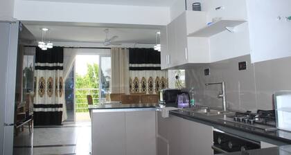 Spacious 4-bedroom apartment in charming Mombasa with Free WiFi