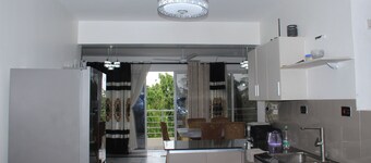 Spacious 4-bedroom apartment in charming Mombasa with Free WiFi