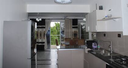 Spacious 4-bedroom apartment in charming Mombasa with Free WiFi