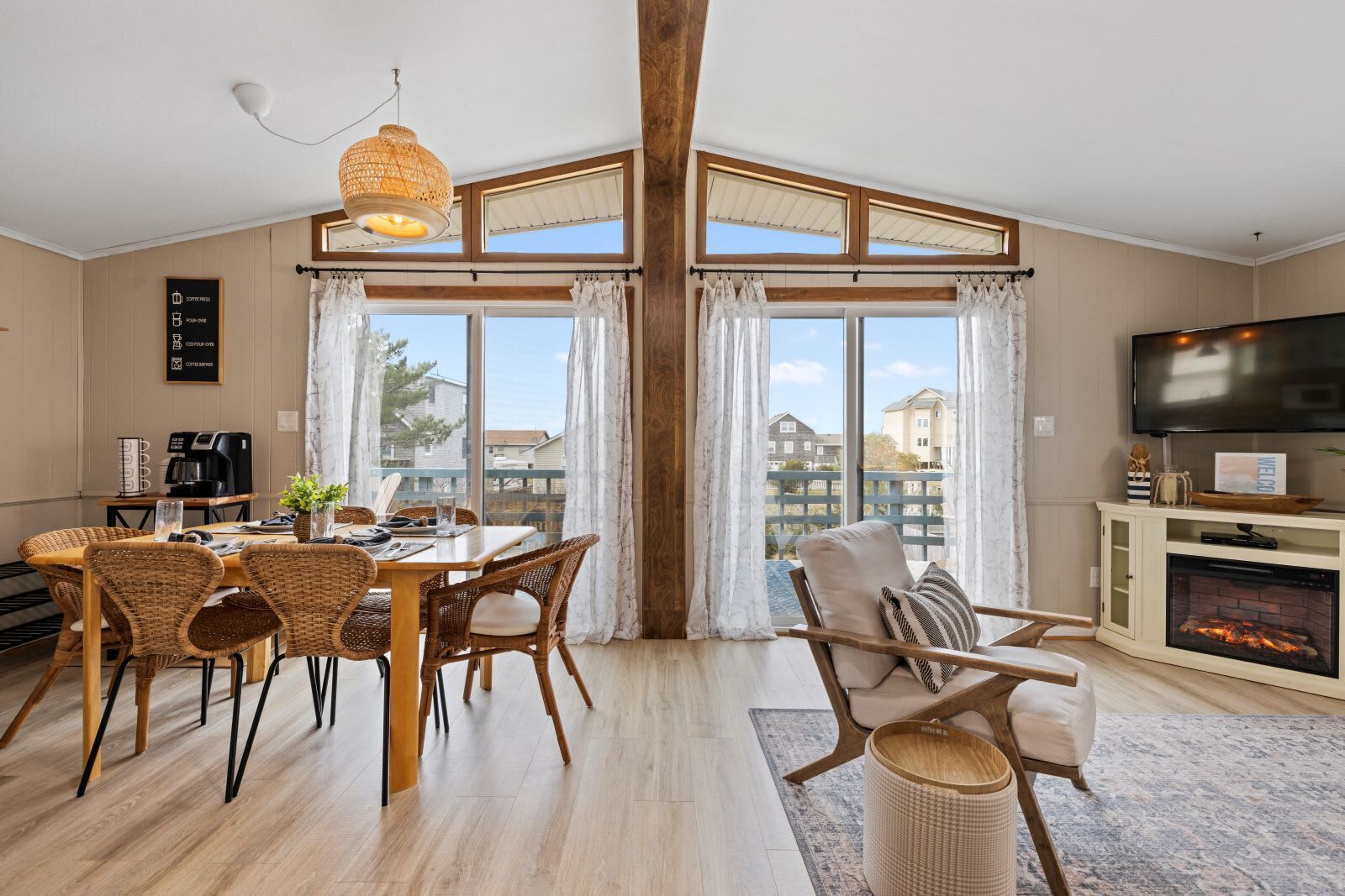 Télévision, cheminée