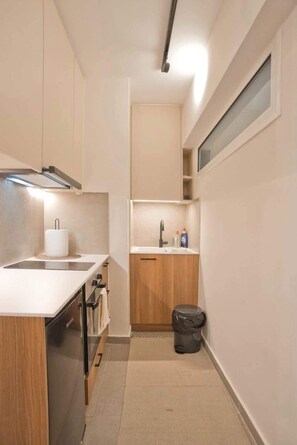 冷蔵庫、オーブン、コンロ、トースター