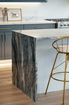 Interior - Yuba Farmhouse brand new on Yuba Vineyard (Williamsburg)