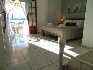 1 bedroom, in-room safe, blackout curtains, iron/ironing board - Sea Rose Apartment (Corfu)