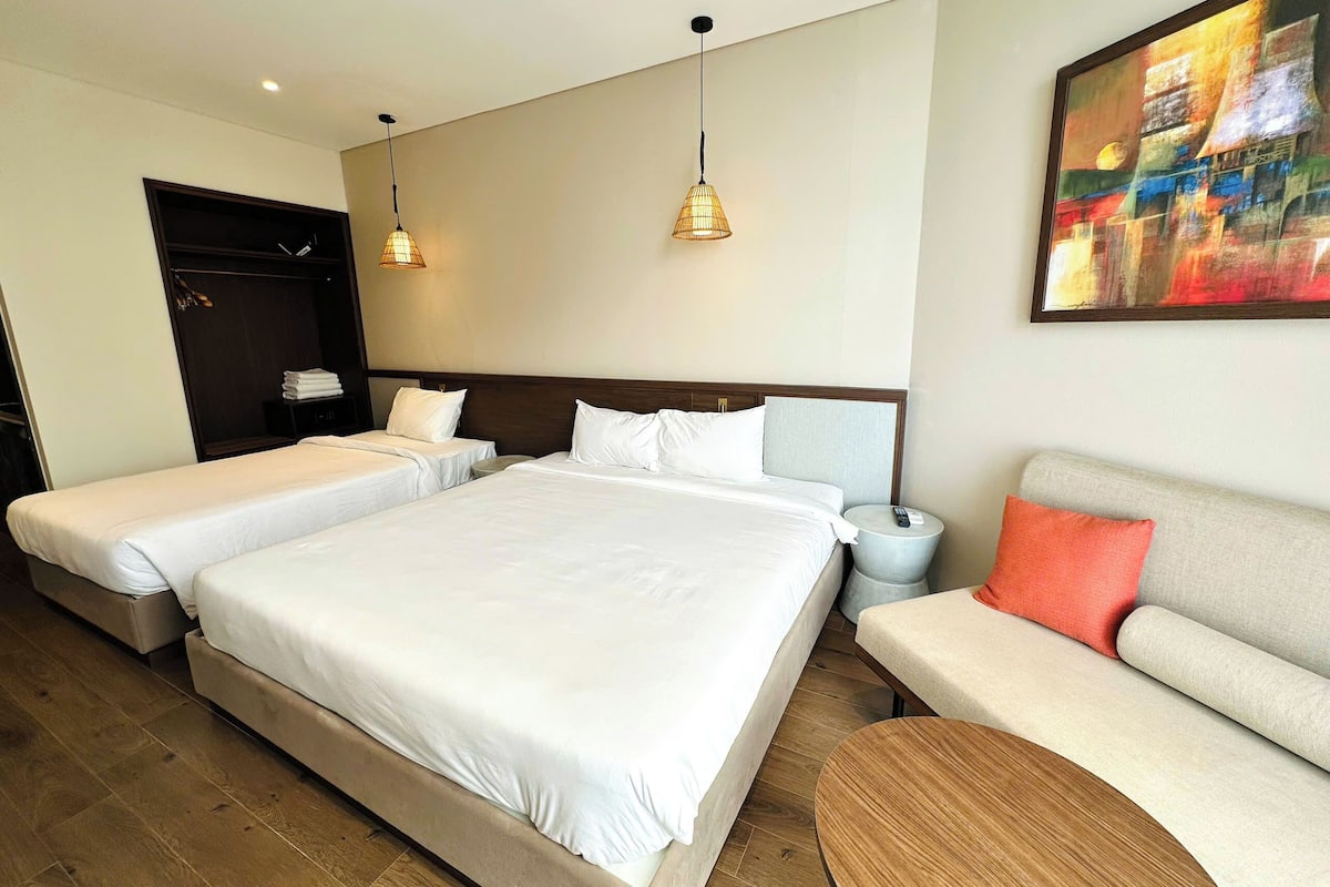 Premium Room, Balcony, Beach View | Langsir/tirai gelap terus, kalis bunyi, seterika/papan seterika 