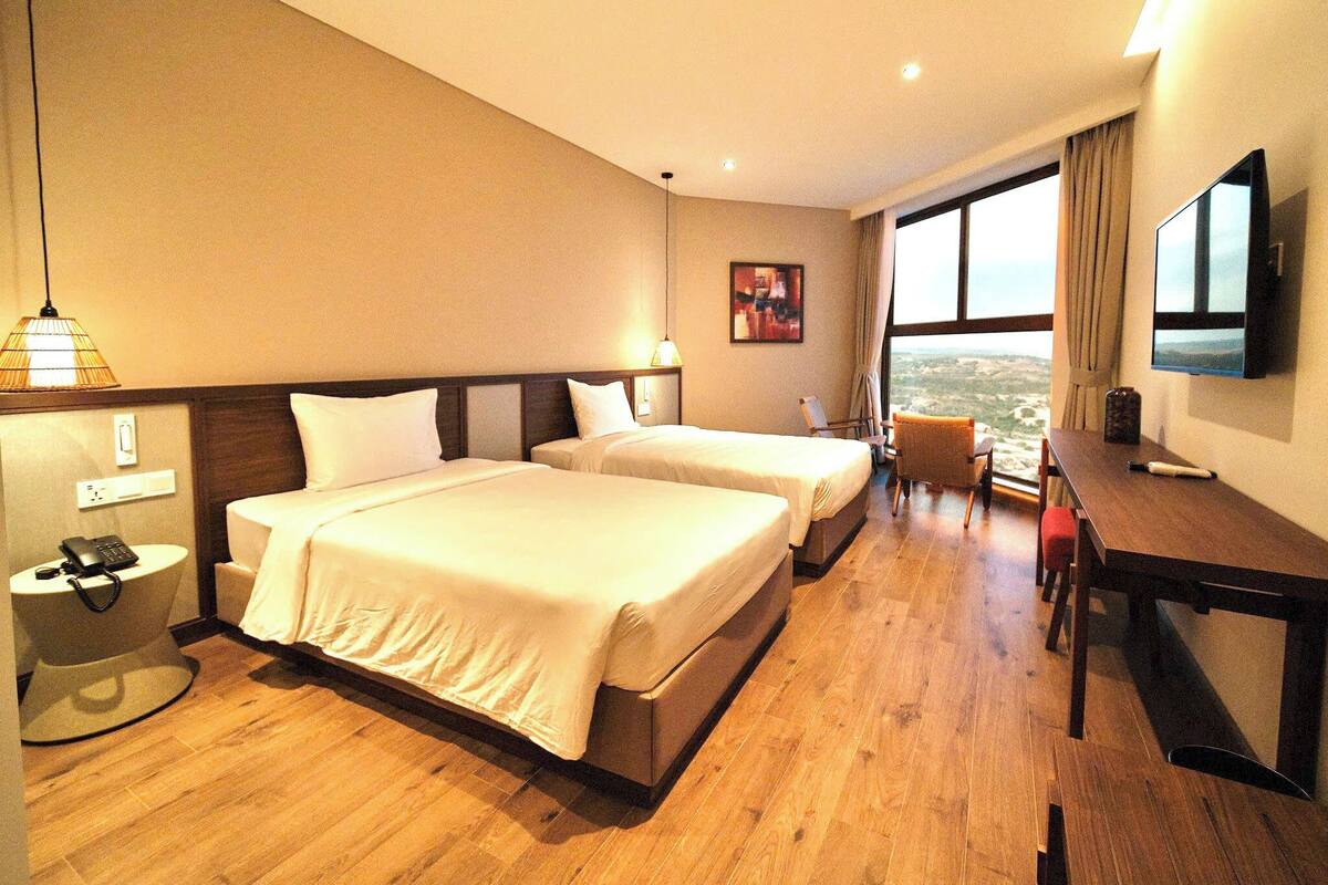 Deluxe Room, Beach View | Langsir/tirai gelap terus, kalis bunyi, seterika/papan seterika 