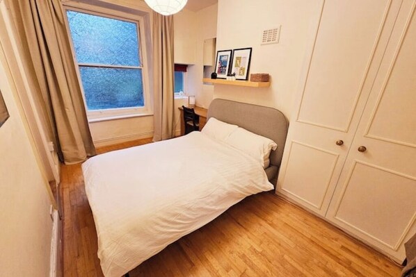 1 bedroom, desk, iron/ironing board, free WiFi