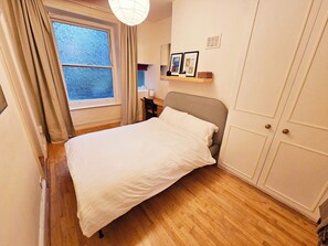 1 bedroom, desk, iron/ironing board, free WiFi