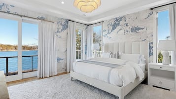 5 bedrooms, iron/ironing board, WiFi, bed sheets