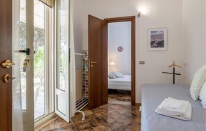 4 bedrooms, travel cot, free WiFi, bed sheets - Gorgeous home in Donnalucata (Donnalucata)