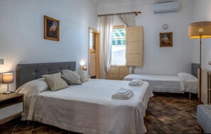 4 quartos, berço de viagem, Wi-Fi de cortesia, roupa de cama