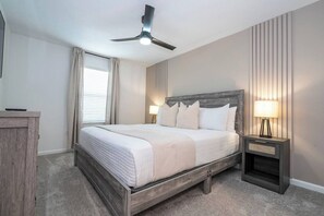 5 bedrooms, desk, iron/ironing board, travel crib