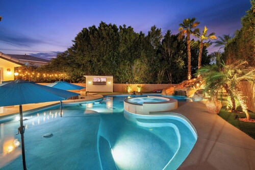 Paradise Palms Pickleball Waterslide 8Br