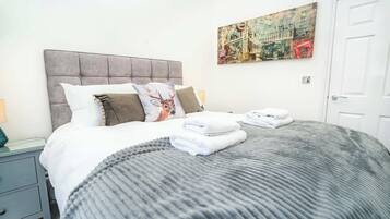 2 bedrooms, iron/ironing board, WiFi, bed sheets