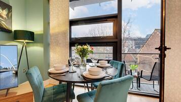 Comfort-lejlighed | Opholdsområde | Fladskærms-tv