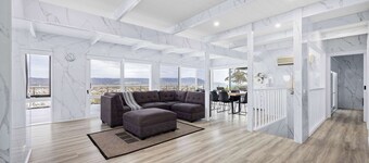 A Grandview Getaway | Stunning Sea Views