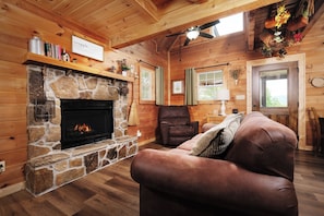 TV, fireplace - Silver Moon is an adorable one bedroom, two story cabin for 2 with a mtn view! (Gatlinburg)