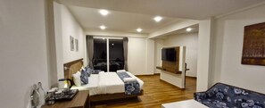Laptop workspace, iron/ironing board, free WiFi, bed sheets - VITS Kunjham Retreat (Gangtok)