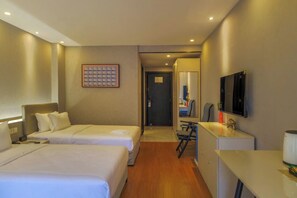 Desk, laptop workspace, free WiFi - Harmony Hotel Kampala (kampala)