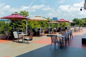 Khu ẩm thực ngoài trời