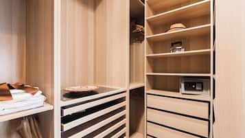 Panoramic Penthouse | Wardrobe