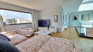 4 bedrooms, desk, iron/ironing board, travel cot - Beautiful house in Sa Rápita, close to Es Trenc. (Sa Ràpita)