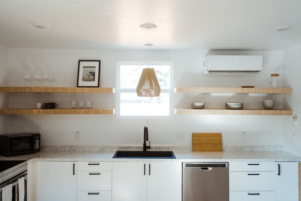 Køkkentøj/tallerkener/redskaber