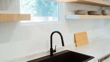 Cookware/dishes/utensils