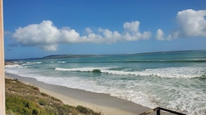 Beach - Seaside Retreat in Langebaan With Hot Tub and BBQ (Langebaan)